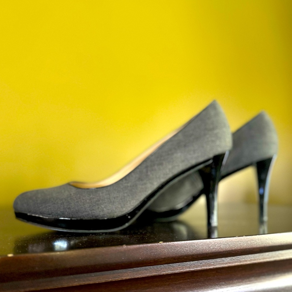Nine West grey tweed pumps